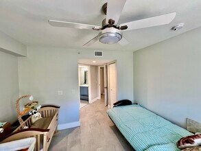 2033 SE 10th Ave in Fort Lauderdale, FL - Building Photo - Building Photo