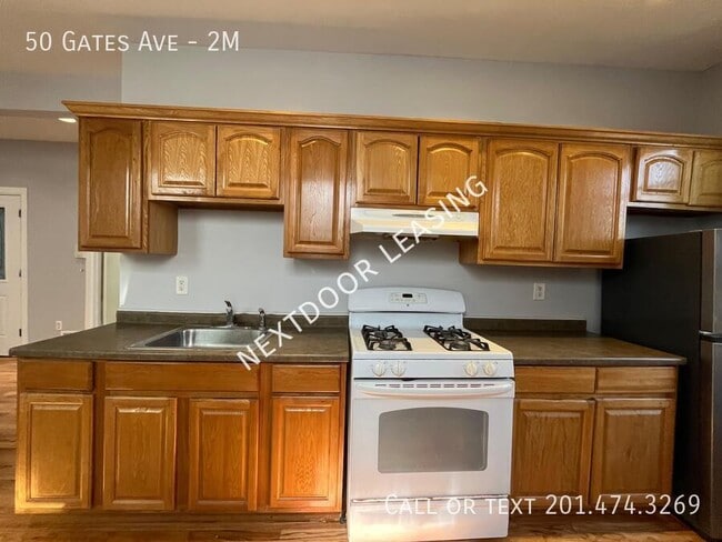 50 Gates Ave in Jersey City, NJ - Building Photo - Building Photo