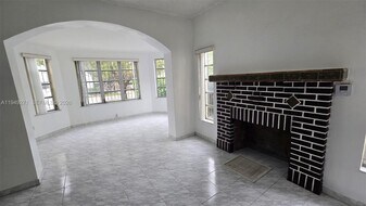 2340 SW 11th St in Miami, FL - Building Photo