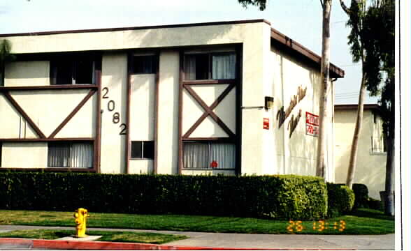 Mountain View Apartments in Anaheim, CA - Building Photo - Building Photo