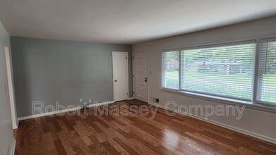 3127 Michael Dr in Louisville, KY - Building Photo - Building Photo
