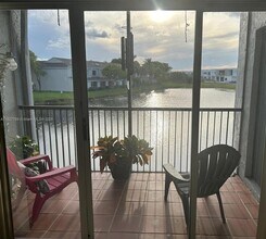 16561 Blatt Blvd in Weston, FL - Building Photo - Building Photo