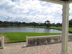 4856 Snook Dr SE, Unit 4856C in St. Petersburg, FL - Building Photo - Building Photo
