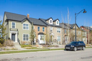 325 Legacy Blvd SE in Calgary, AB - Building Photo