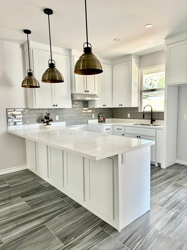 property at 1110 E Madison Ave