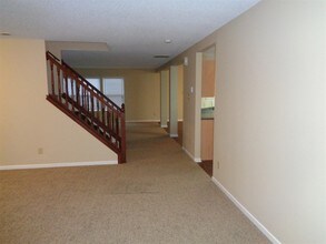 626 Hickory Pine Dr in Whiteland, IN - Building Photo - Building Photo