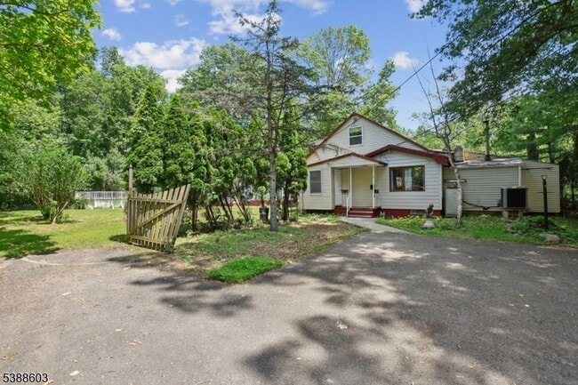 property at 7 Cole Ave