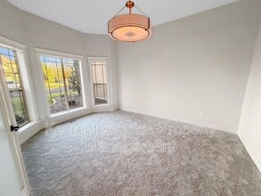 1141 E Crowne Pointe Dr in Eagle, ID - Building Photo - Building Photo