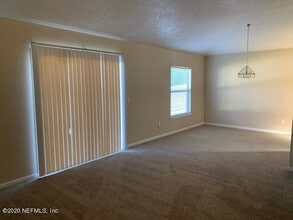 2365 Creekfront Dr in Green Cove Springs, FL - Foto de edificio - Building Photo