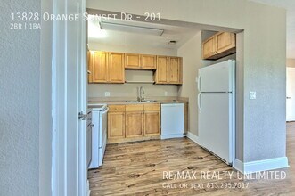 13828 Orange Sunset Dr in Tampa, FL - Building Photo - Building Photo