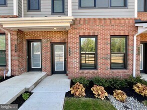 805 Shay Ct in West Windsor Township, NJ - Building Photo - Building Photo