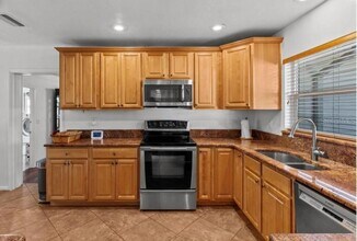 2516 Roberta St in Largo, FL - Building Photo - Building Photo