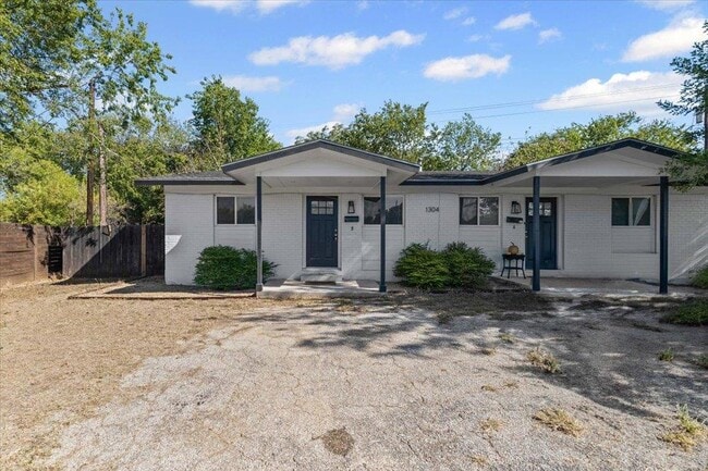 1304 Falcon Cv in Austin, TX - Building Photo - Building Photo