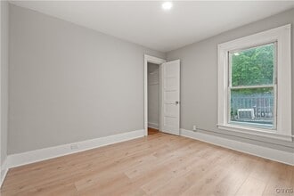 712 Oak St in Syracuse, NY - Building Photo - Building Photo
