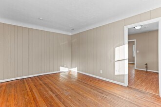 19595 Waldron St in Roseville, MI - Building Photo - Building Photo