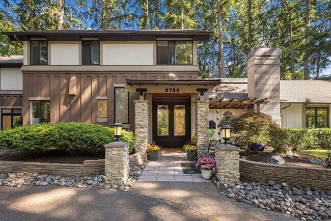 3720 131st Ave NE in Bellevue, WA - Building Photo - Building Photo