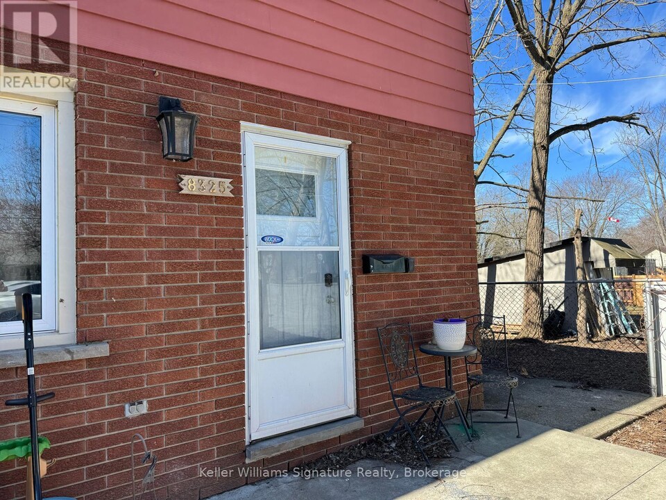 8325 Willoughby Dr in Niagara Falls, ON - Building Photo