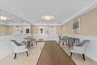 1 Oakridge Pl in Eastchester, NY - Building Photo - Building Photo