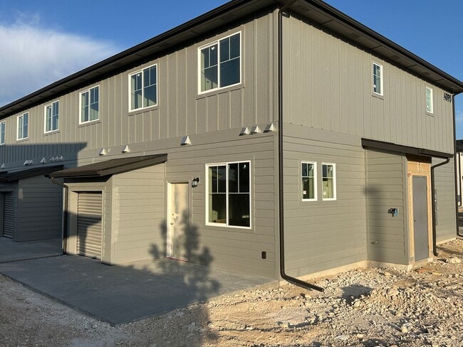 4095 S Lone Pne Wy in Meridian, ID - Building Photo - Building Photo