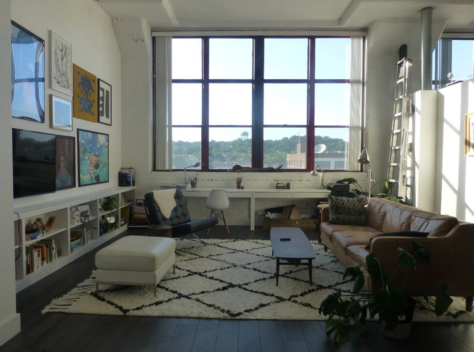 5850 Centre Ave, Unit 507 in Pittsburgh, PA - Building Photo