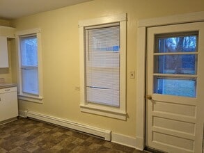 109 Holden St, Unit 109 in Bennington, VT - Building Photo - Building Photo
