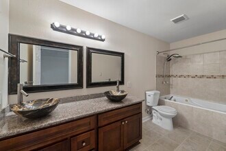 14315 Branchwater Ln in Sugar Land, TX - Foto de edificio - Building Photo