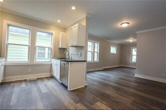 425 Gregory St in Rochester, NY - Building Photo - Interior Photo