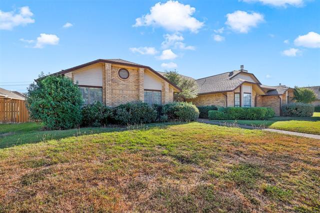 4043 St Christopher Ln in Dallas, TX - Building Photo