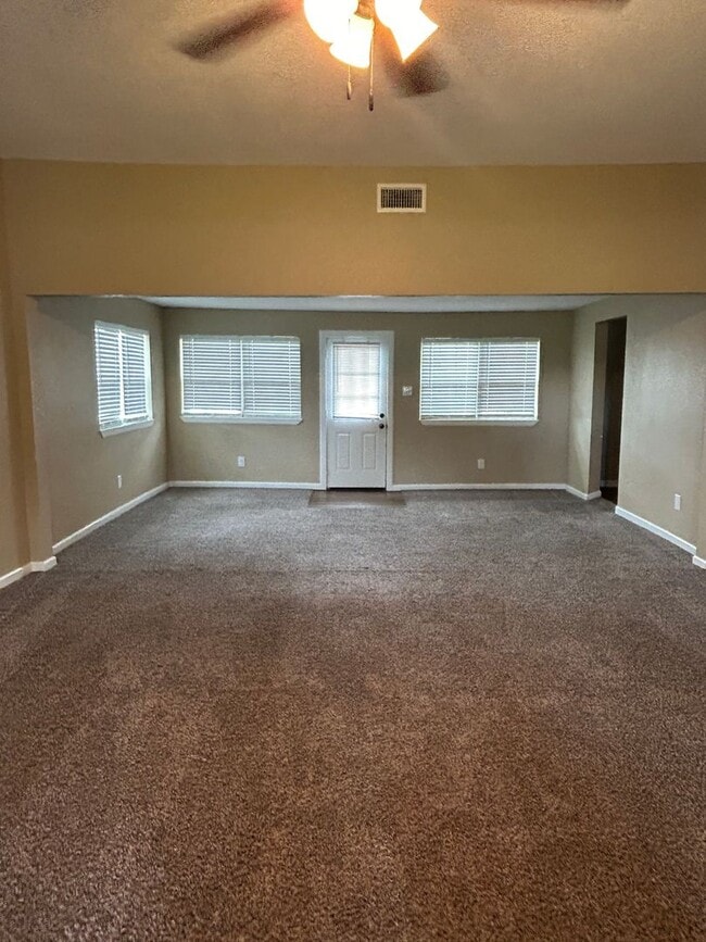 5302 Summit St in Fort Smith, AR - Foto de edificio - Building Photo