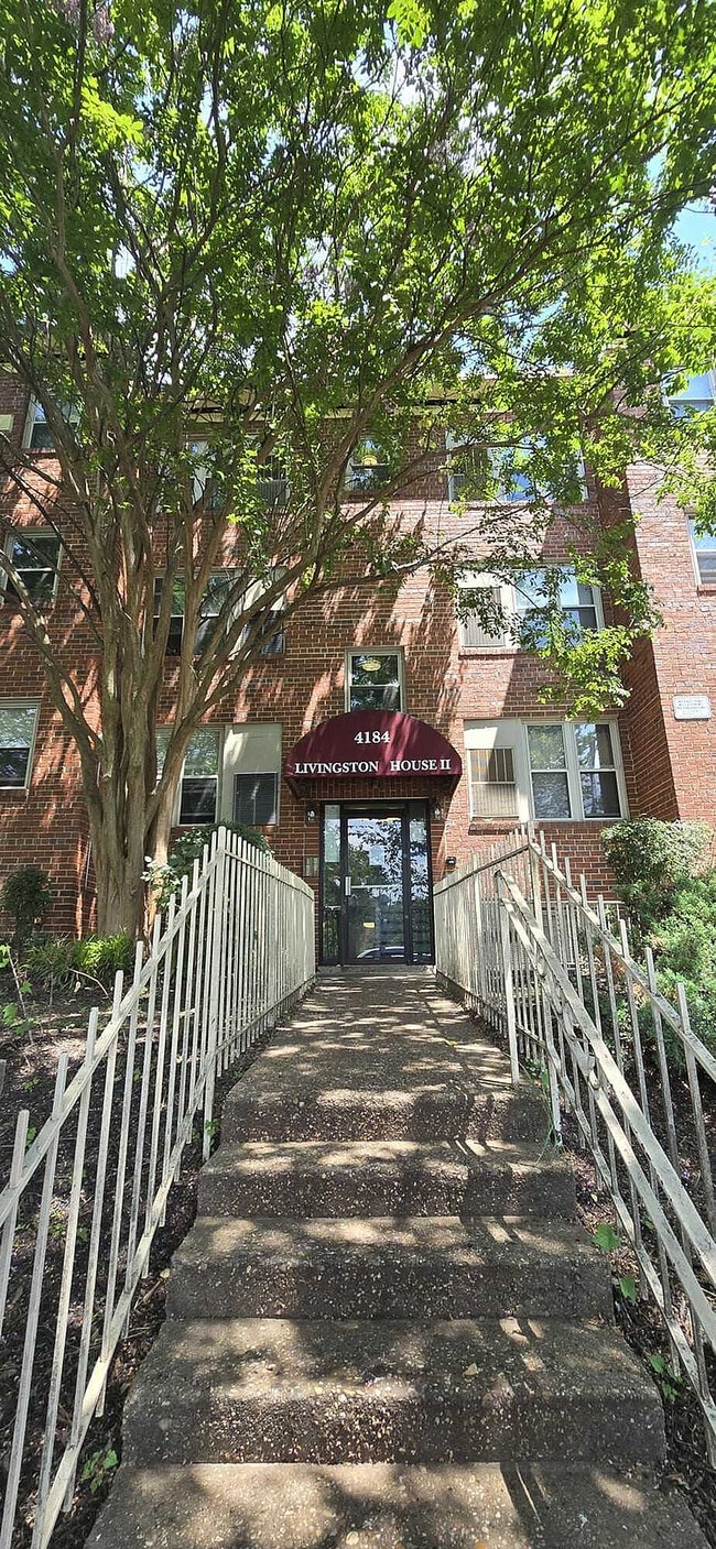 Livingston House