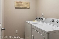 511 Oak Meadow Dr photo'