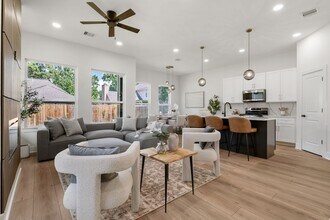 22806 August Leaf Dr in Tomball, TX - Building Photo - Building Photo