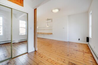 223 8th St in Jersey City, NJ - Building Photo - Building Photo
