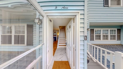 14 1/2 Fairview Ave in Norwalk, CT - Foto de edificio - Building Photo