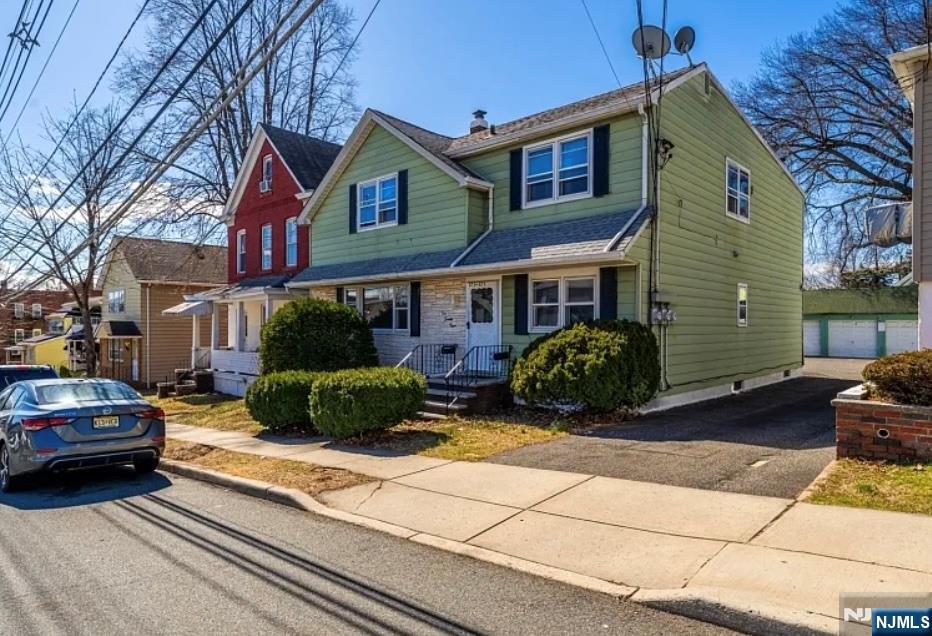 275 Palisade Ave in Garfield, NJ - Building Photo