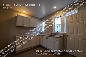 4204 Clements St in Detroit, MI - Building Photo - Building Photo