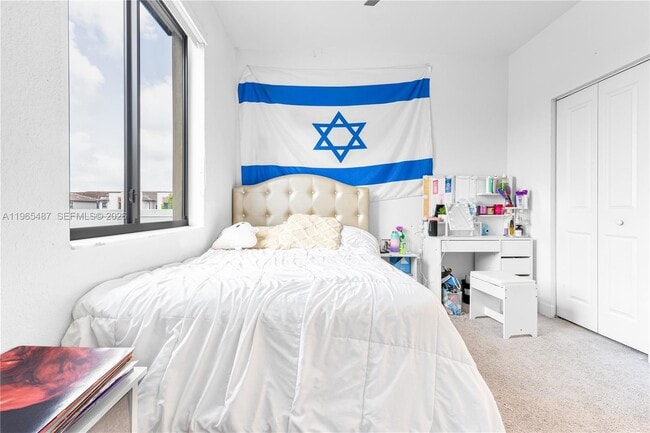 817 NE 211th St in North Miami Beach, FL - Building Photo - Building Photo