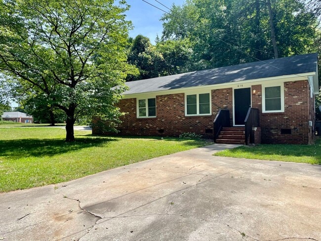 616 Ligustrum St in Charlotte, NC - Building Photo - Building Photo