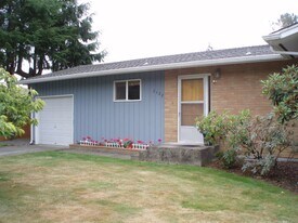 2422 96th St E in Tacoma, WA - Building Photo
