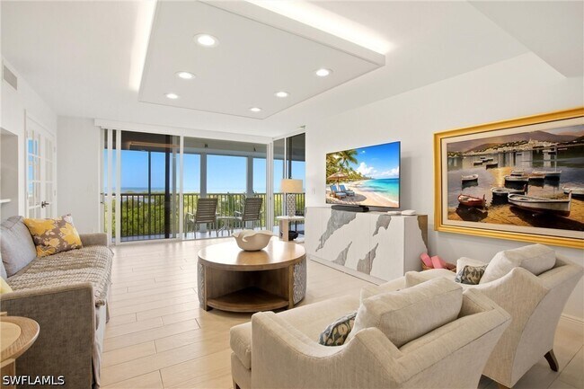 property at 5550 Heron Point Dr
