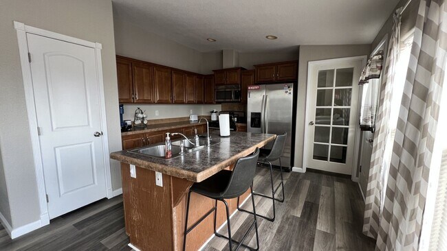 6009 Las Flores Ave in Inyokern, CA - Building Photo - Building Photo