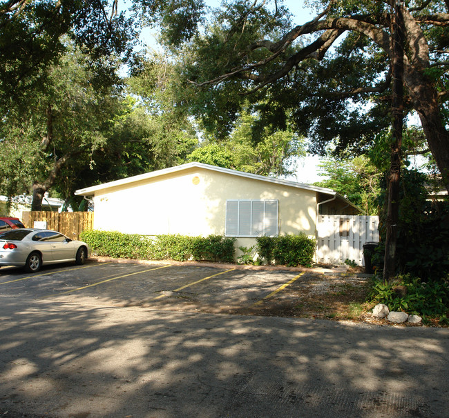 813 SW 14th Ave in Fort Lauderdale, FL - Building Photo - Building Photo