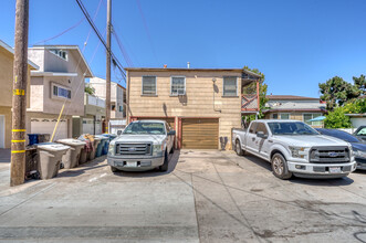 111-115 14th St in Seal Beach, CA - Building Photo - Building Photo