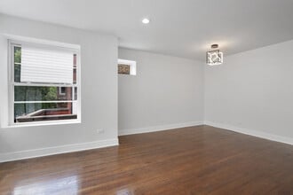 7214 S King Dr, Unit Apt 2 in Chicago, IL - Foto de edificio - Building Photo