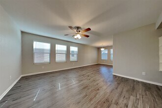 16730 N Bob White Dr in Conroe, TX - Building Photo - Building Photo