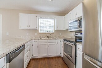 207 Fairfield Dr in Smyrna, TN - Building Photo - Building Photo