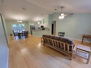 2070 SW 42nd Ln in Gainesville, FL - Building Photo - Building Photo