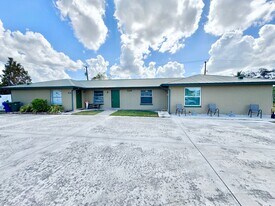 5356 24th Ave SW in Naples, FL - Building Photo