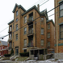 2457 Maplewood Ave in Cincinnati, OH - Building Photo - Building Photo