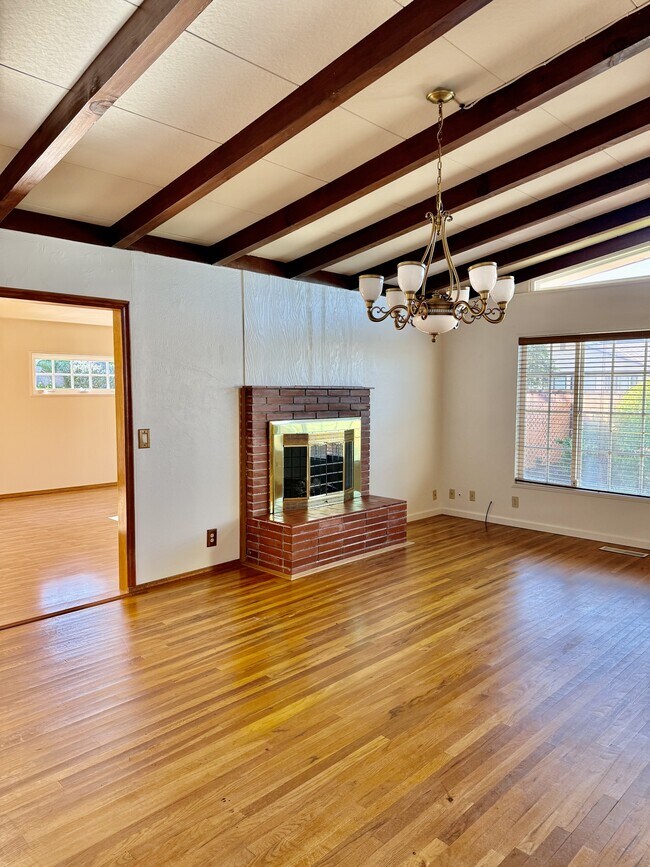 2065 Rainier Ct in Seaside, CA - Building Photo - Building Photo